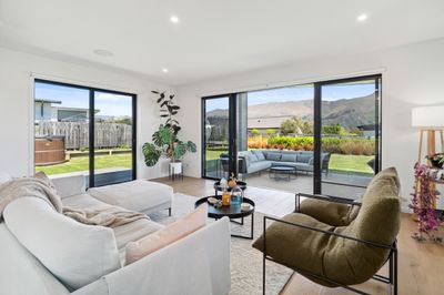 9 Centre Crescent, Wanaka, Otago | Tall Poppy 