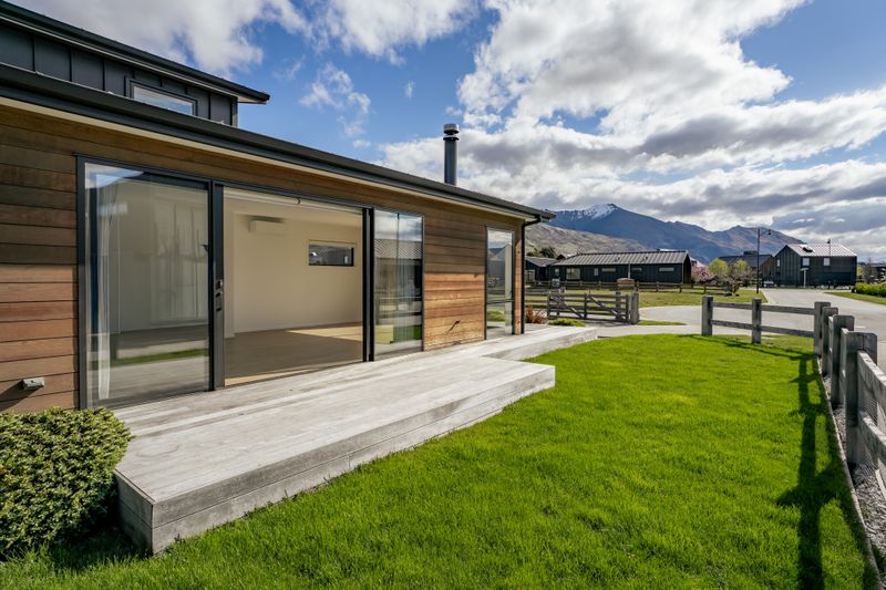 5 Wallace Place, Wanaka
