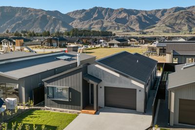 174 Burdon Loop, Lake Hawea, Wanaka, Otago | Tall Poppy 