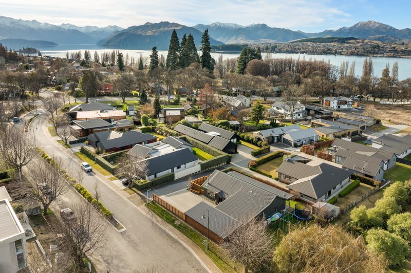 2 Percy Lane, Wanaka