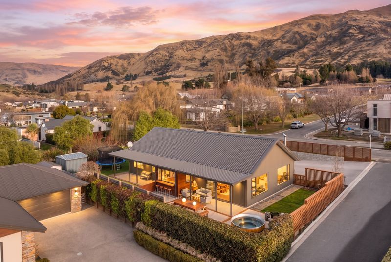 2 Percy Lane, Wanaka