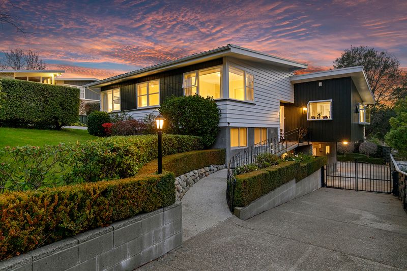 4 Harewood Grove, Pinehaven, Upper Hutt City, Wellington Tall Poppy