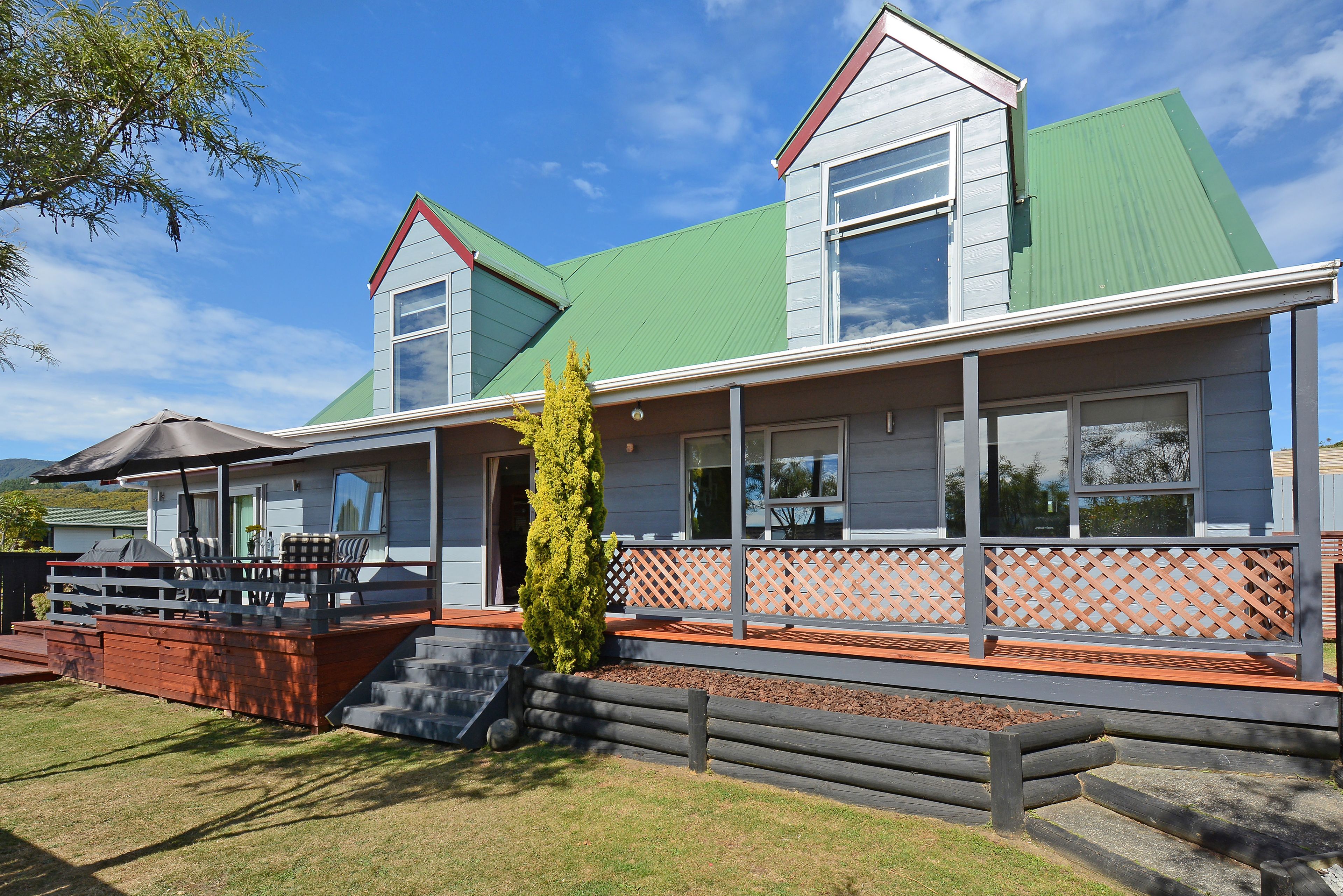 26 Seymour Grove, Kingsley Heights, Upper Hutt City, Wellington | Tall Poppy