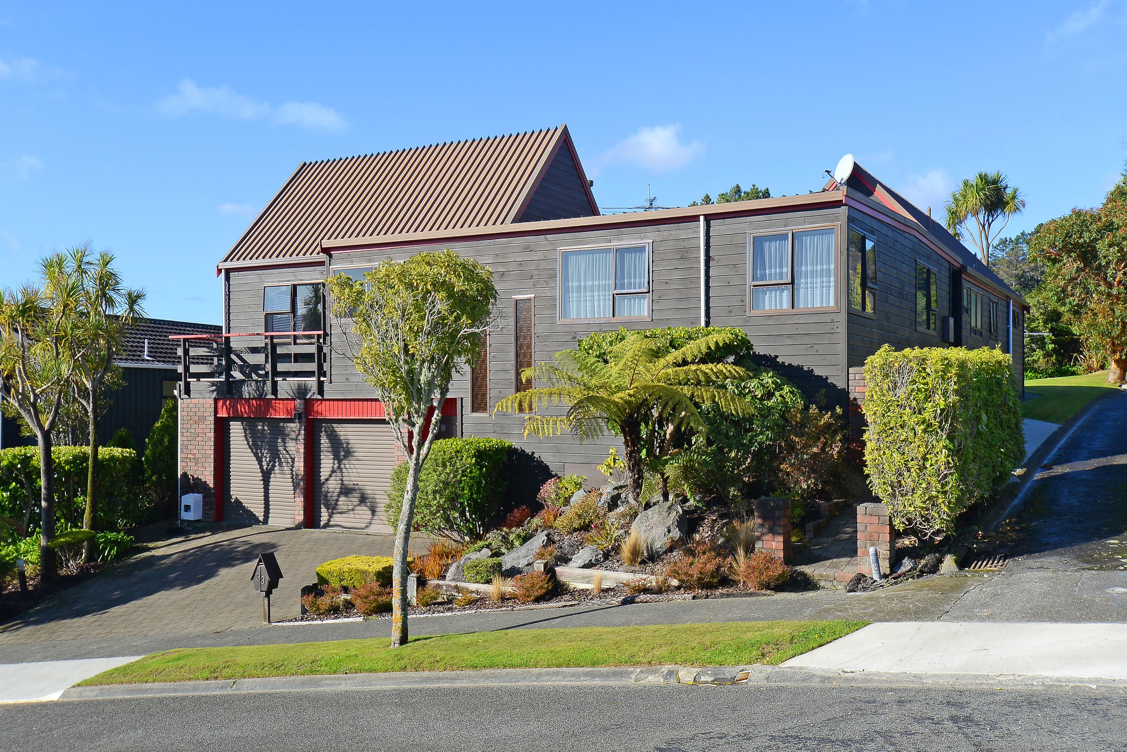 33 Seymour Grove, Kingsley Heights, Upper Hutt City, Wellington | Tall Poppy