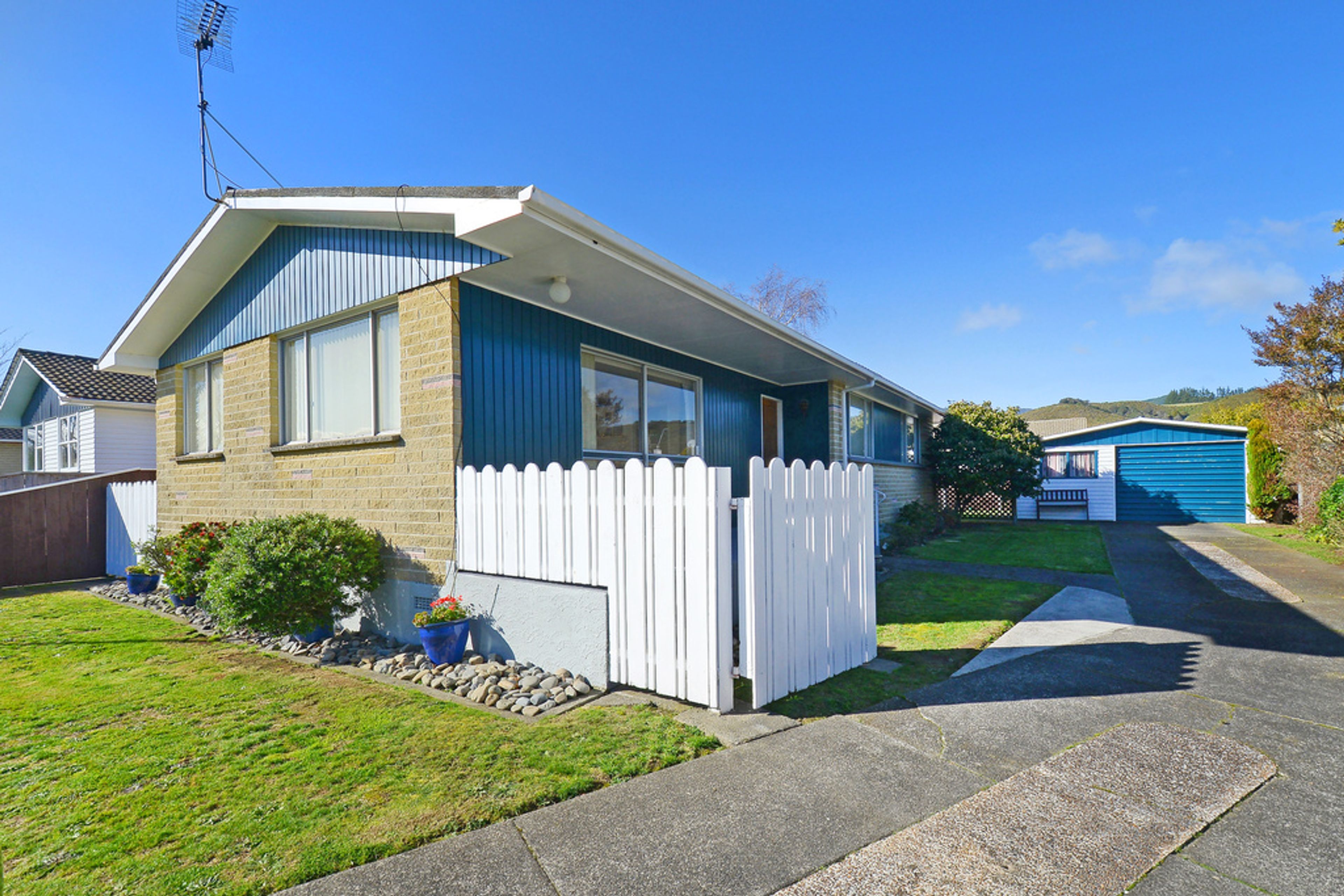15 Riversdale Road, Clouston Park, Upper Hutt City, Wellington | Tall Poppy