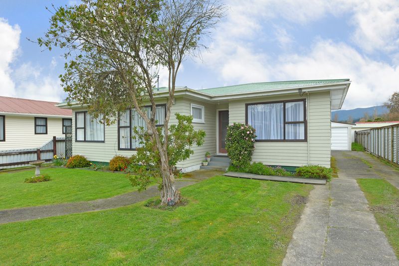 10 Parkway, Wainuiomata, Lower Hutt City