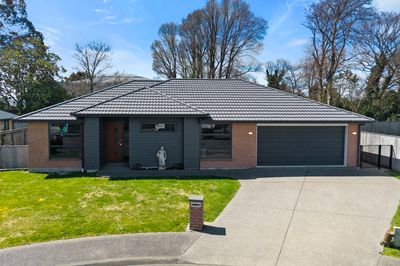 5 Angus Place, Carterton, Wairarapa | Tall Poppy 