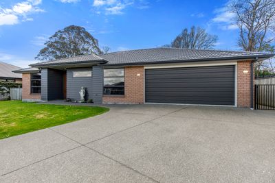5 Angus Place, Carterton, Wairarapa | Tall Poppy 