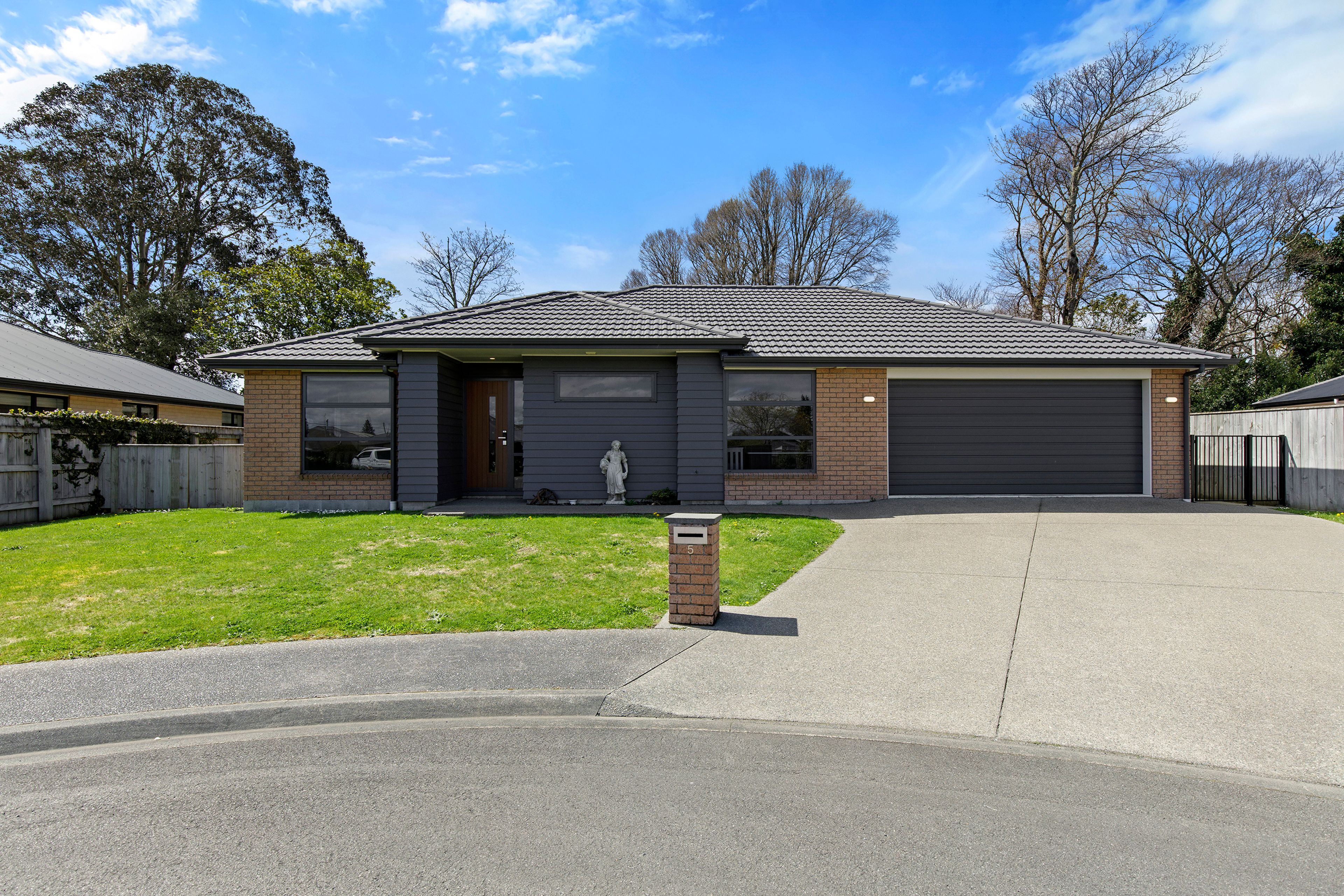 5 Angus Place, Carterton, Wairarapa | Tall Poppy