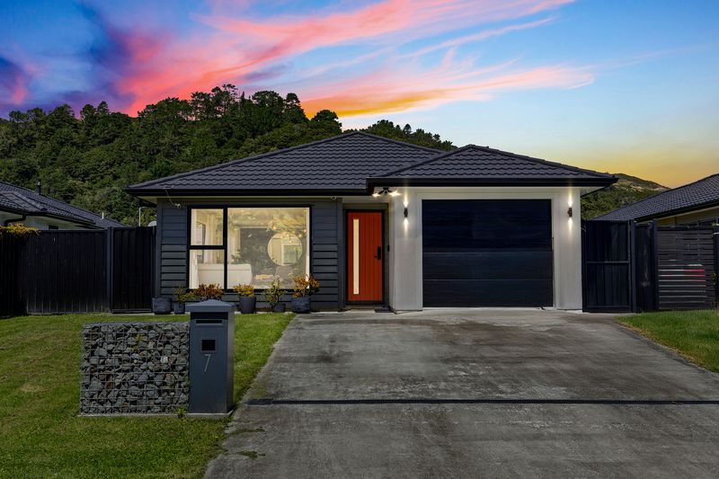 7 Buddle Road, Wallaceville, Upper Hutt City