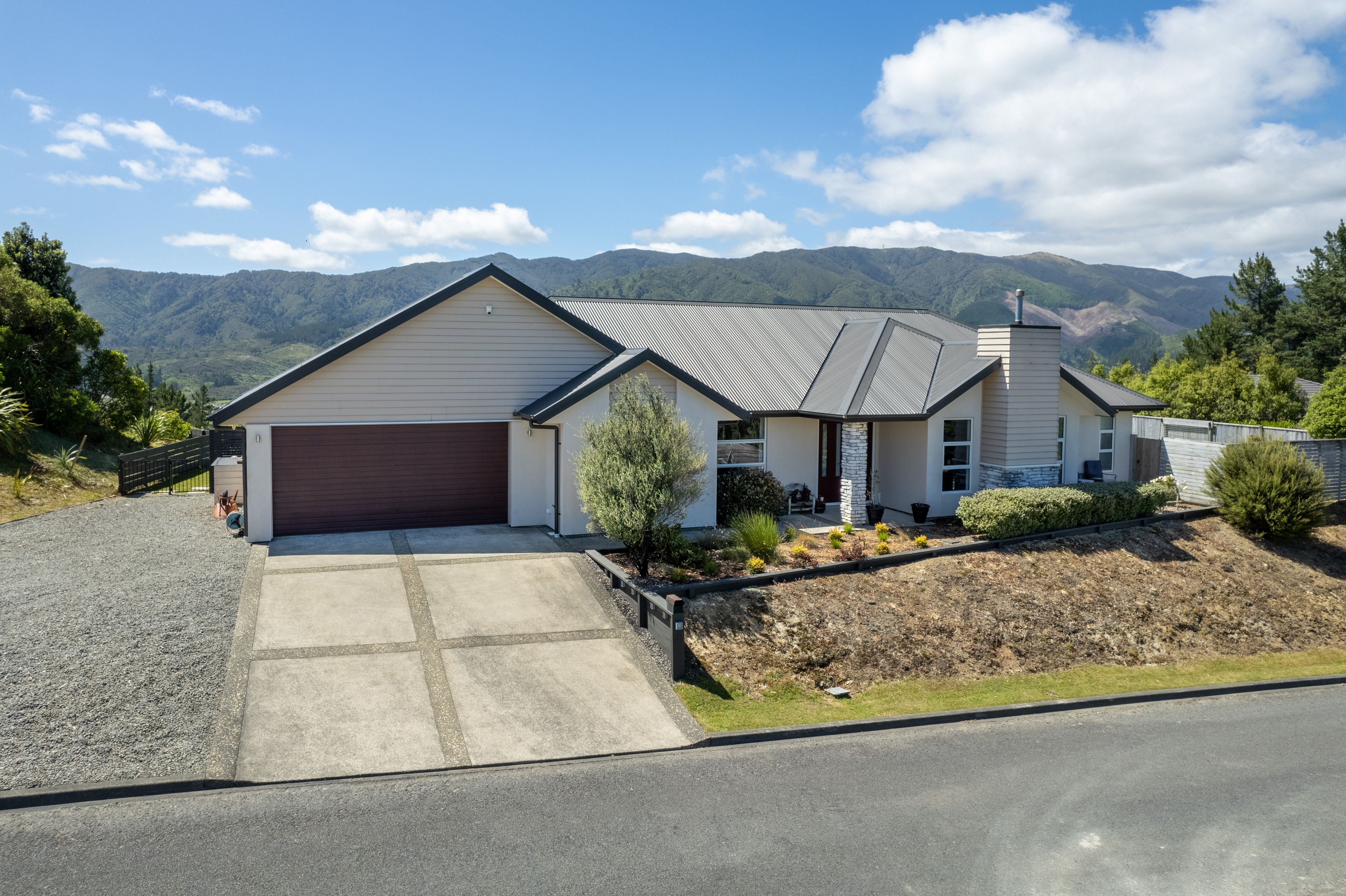 4 McKenzie Way, Mount Marua, Upper Hutt City, Wellington | Tall Poppy