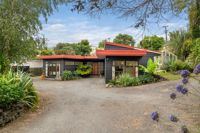 51 Poplar Avenue, Raumati South, Kapiti Coast, Wellington Tall Poppy