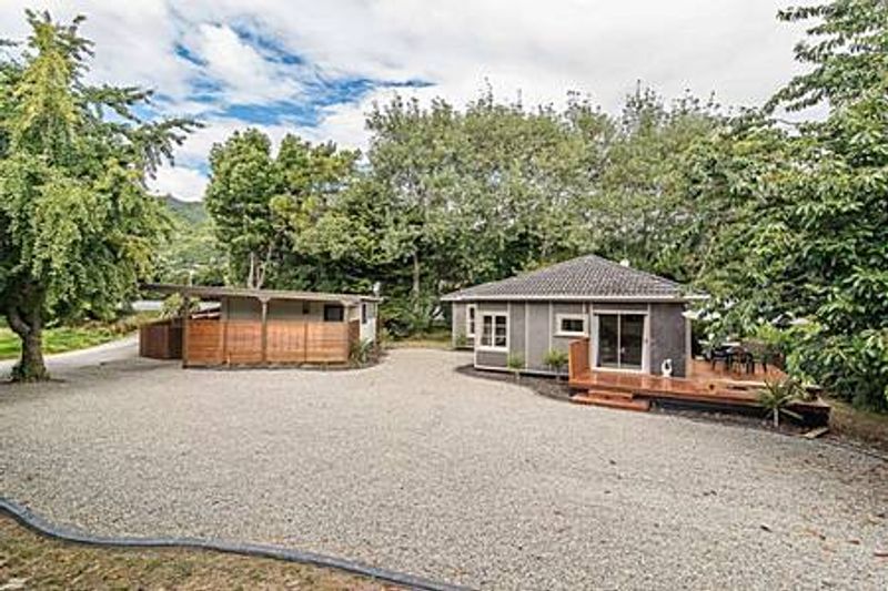 16 Main Road , Waikanae, Kapiti Coast