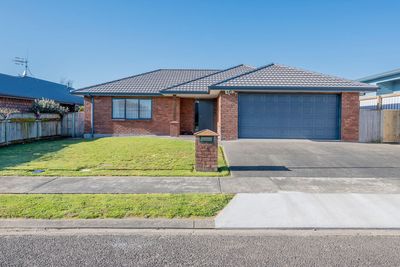 4 Barry Curtis Place, Levin, Horowhenua, Manawatu | Tall Poppy 