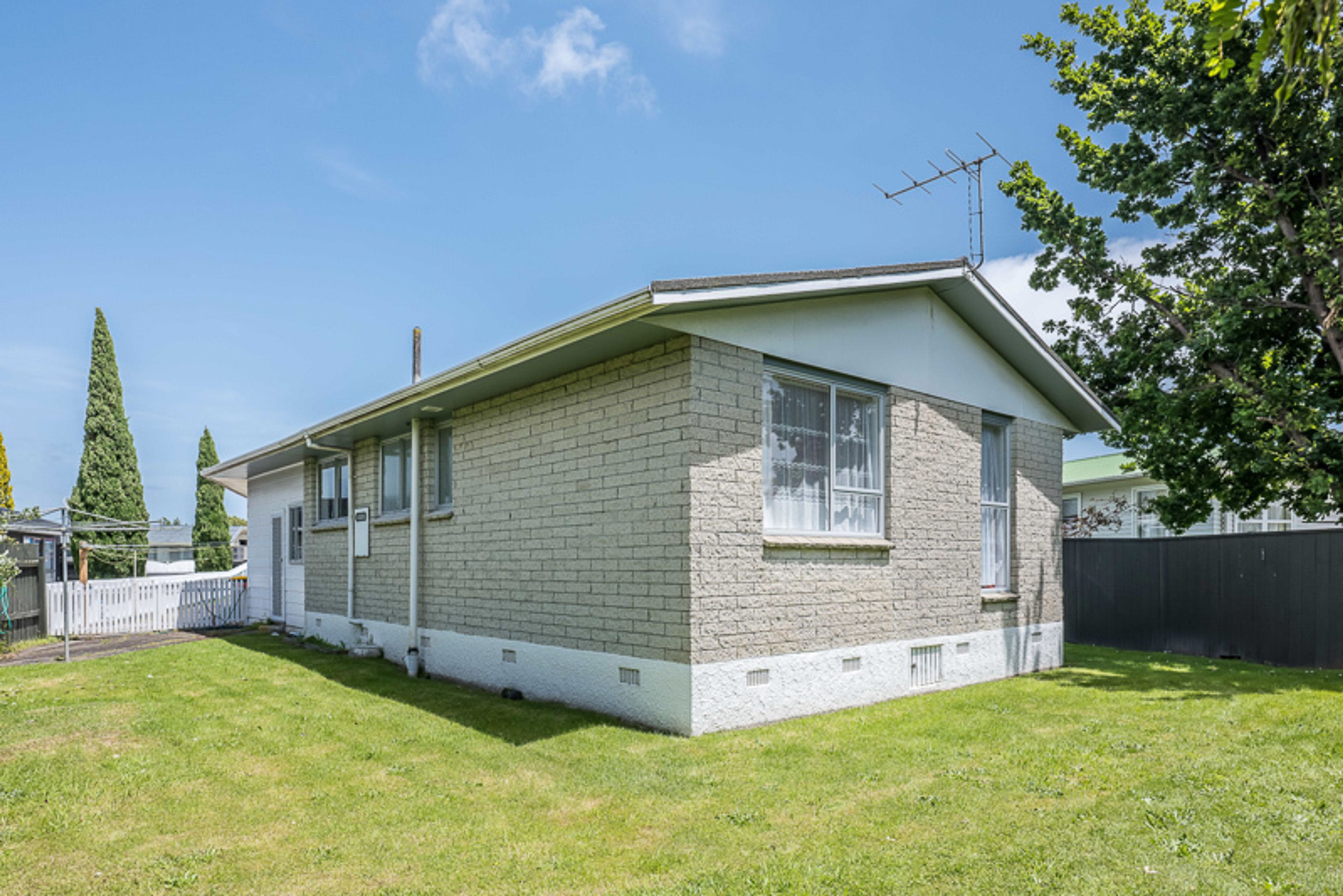 52A Kapiti Road, Paraparaumu, Kapiti Coast, Wellington | Tall Poppy