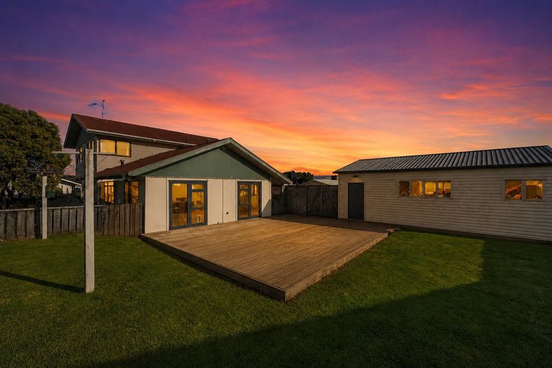 8 Arnold Grove, Paraparaumu Beach, Kapiti Coast