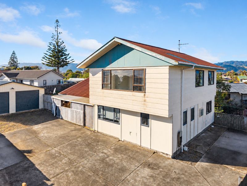 8 Arnold Grove, Paraparaumu Beach, Kapiti Coast