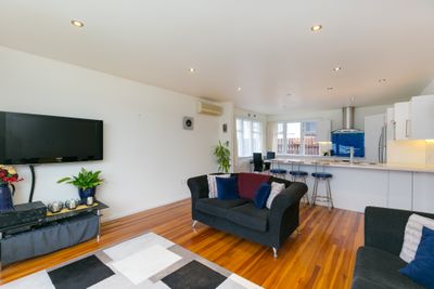 47 Kenmore Street, Newlands, Wellington City, Wellington | Tall Poppy 