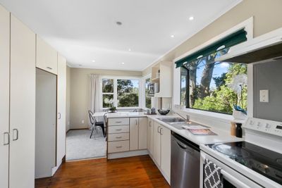 6 Merritt Way, Newlands, Wellington City, Wellington | Tall Poppy 