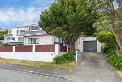 49 Nalanda Crescent, Broadmeadows, Wellington City, Wellington | Tall Poppy 