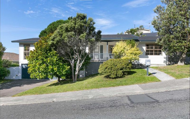 51 Cambrian Street, Churton Park, Wellington City