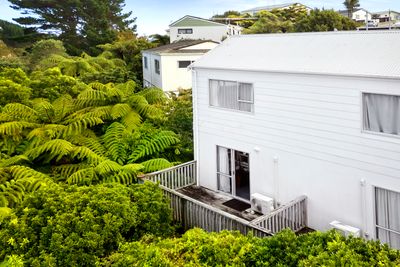 32B Cheltenham Terrace, Newlands, Wellington City, Wellington | Tall Poppy 