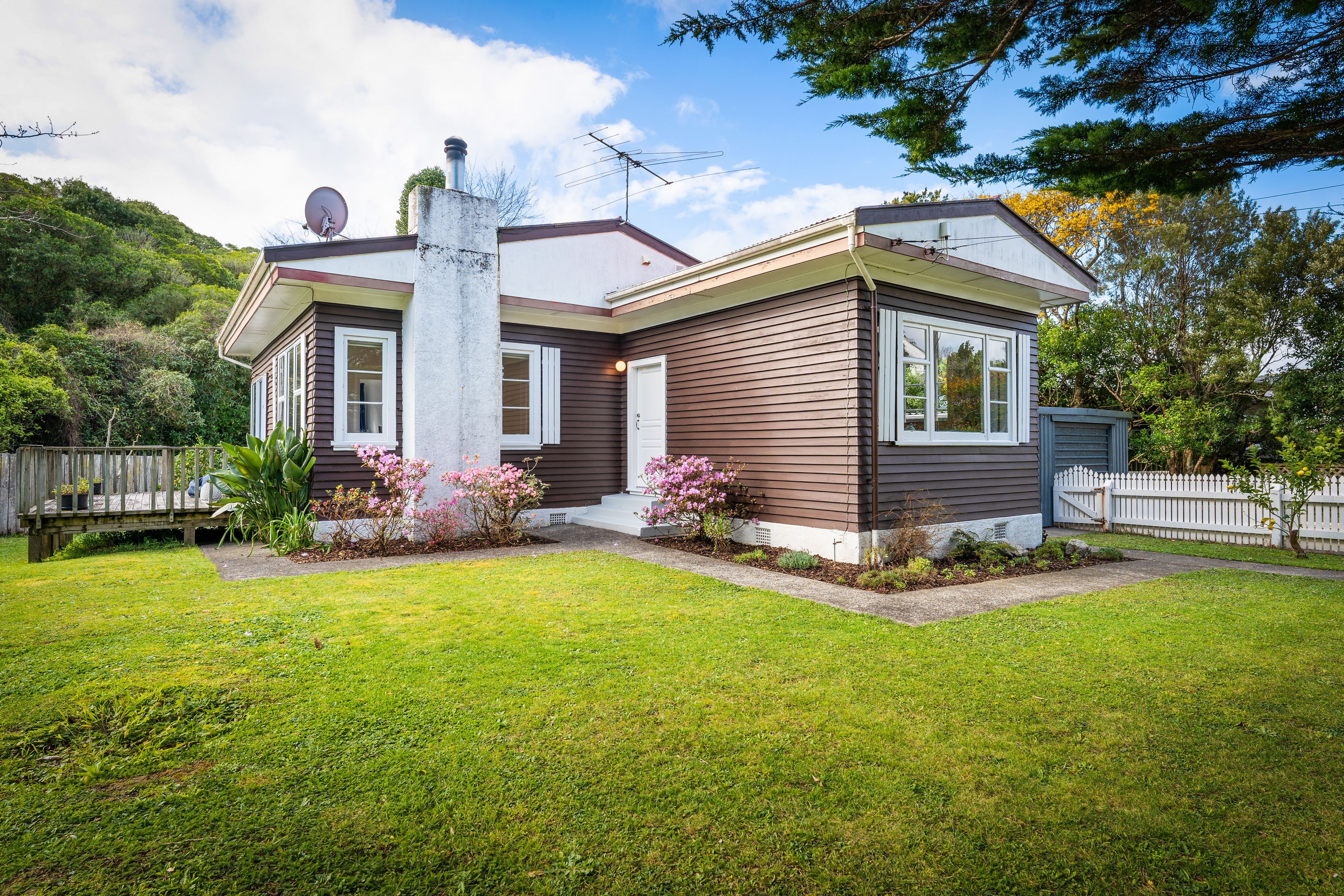 52 The Drive, Tawa, Wellington City, Wellington | Tall Poppy