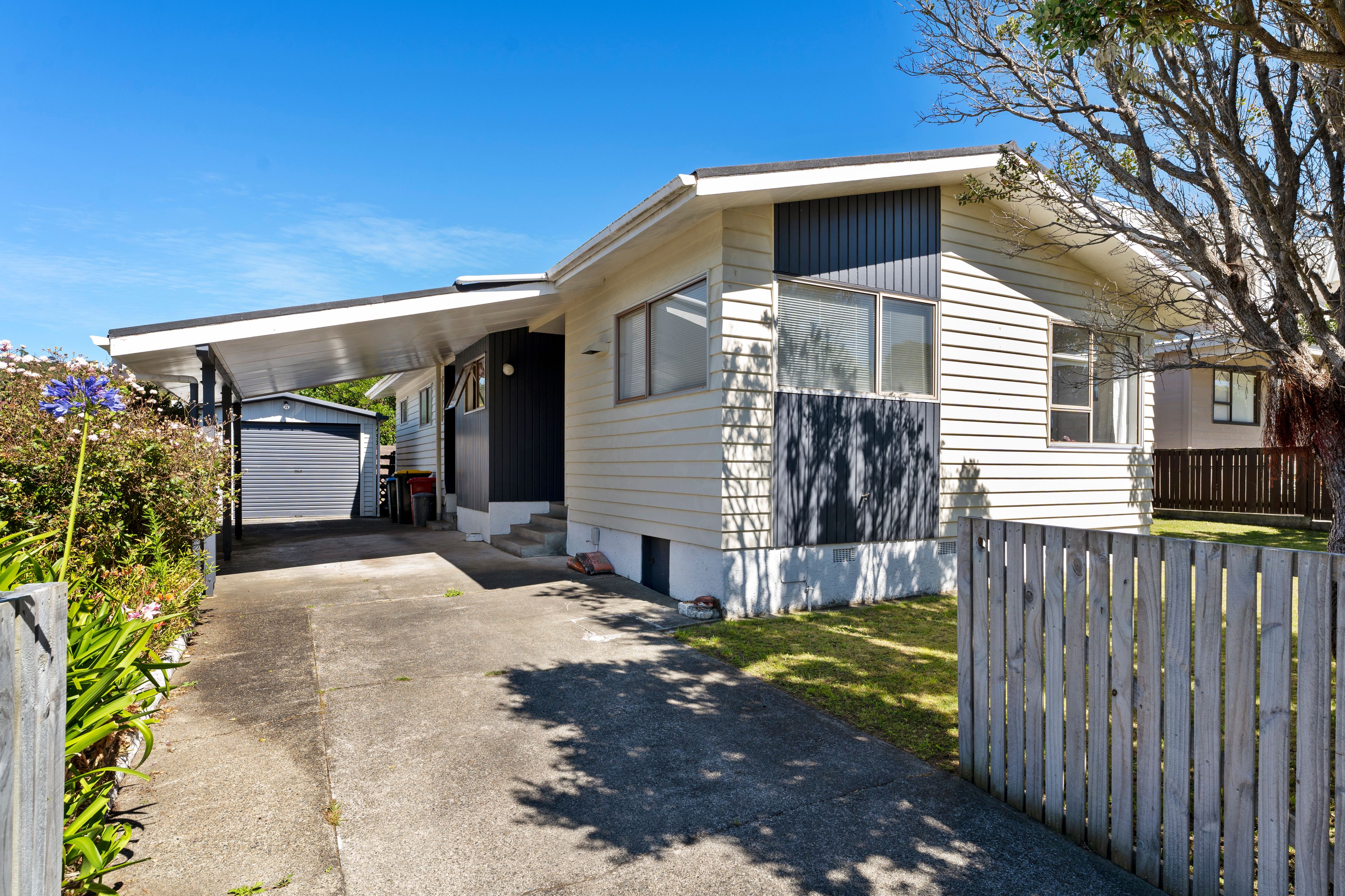 136 Kahu Road, Paremata, Porirua City, Wellington | Tall Poppy