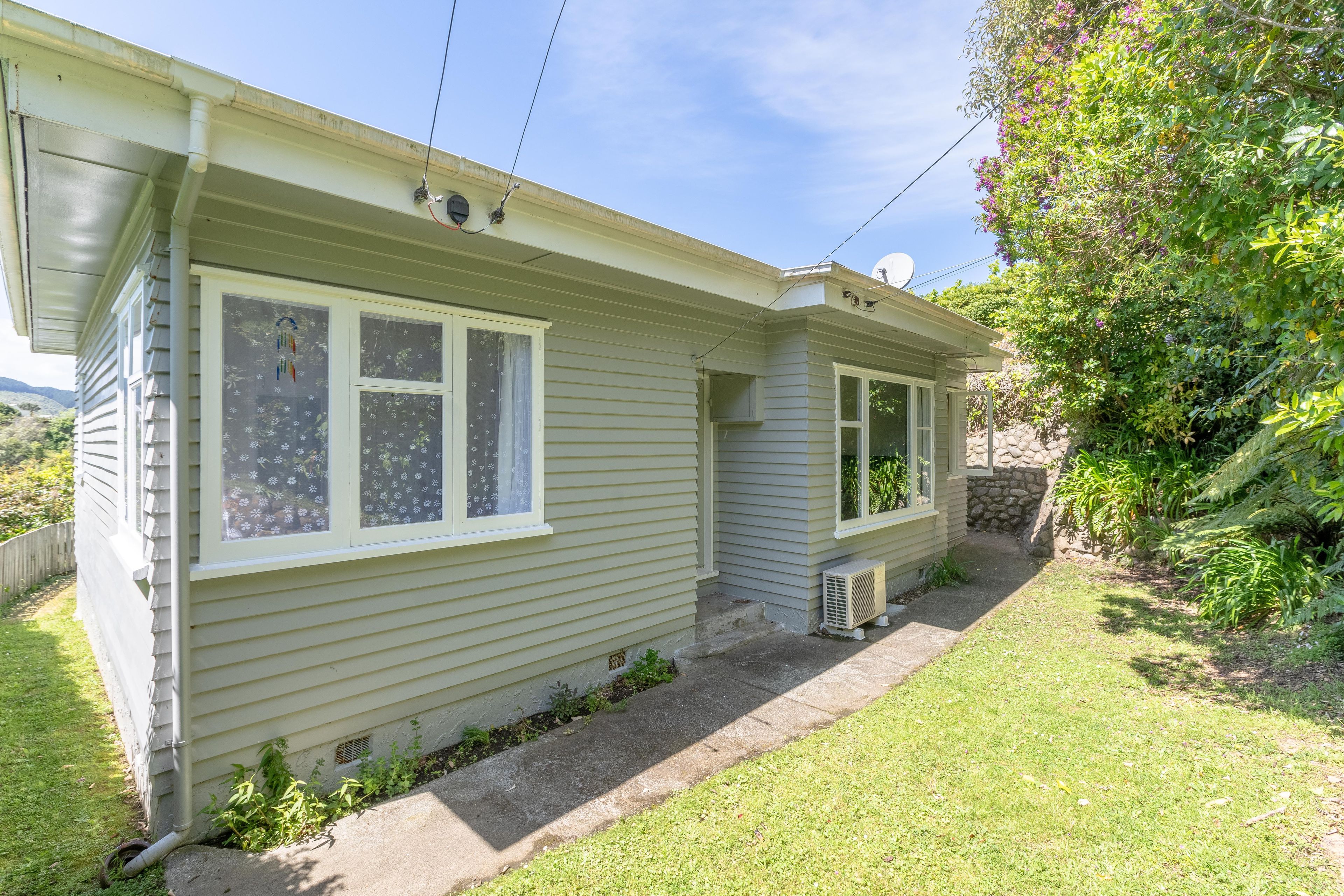 16 Frederick Street, Tawa, Wellington City, Wellington | Tall Poppy
