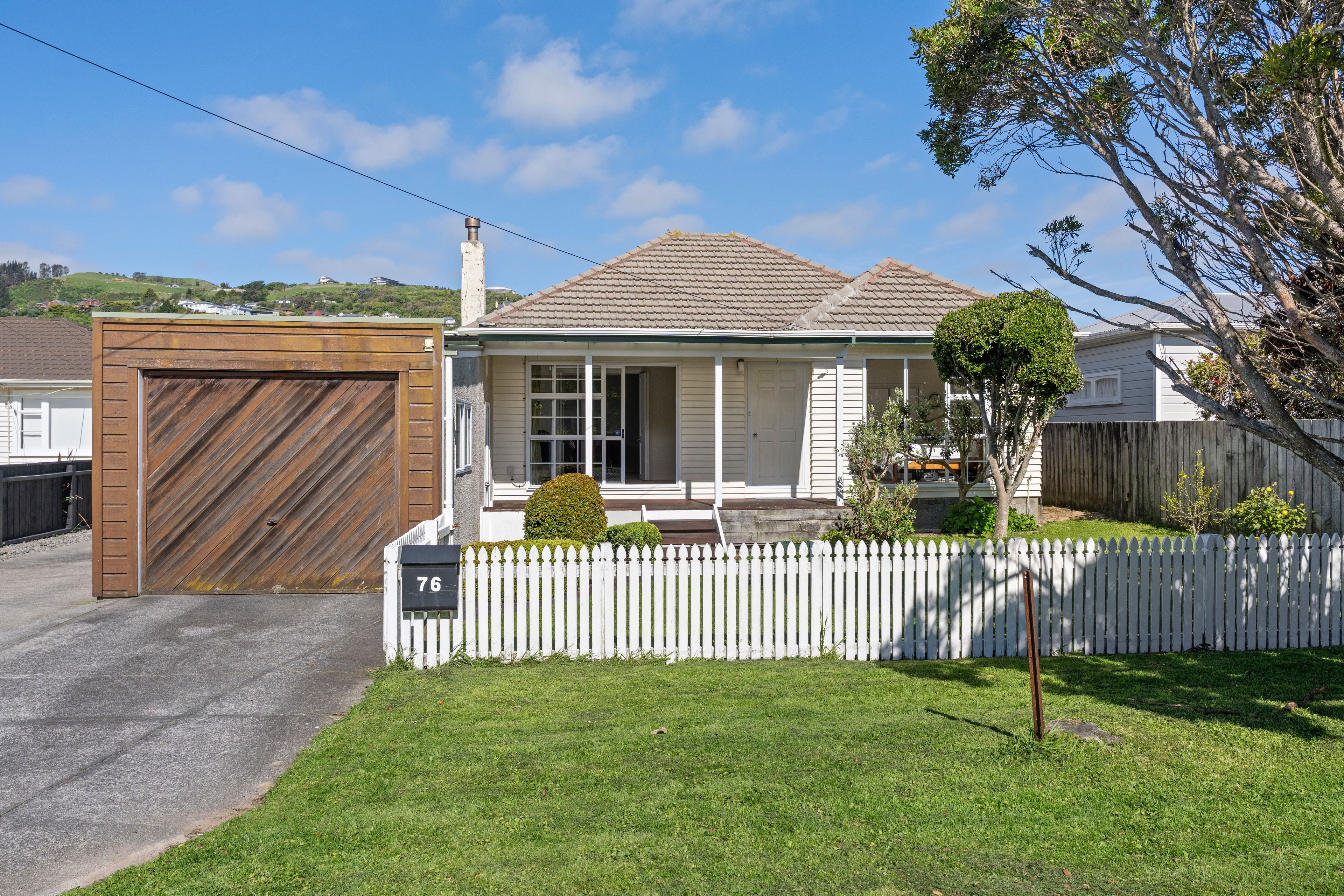 76 Oxford Street, Tawa, Wellington City, Wellington | Tall Poppy