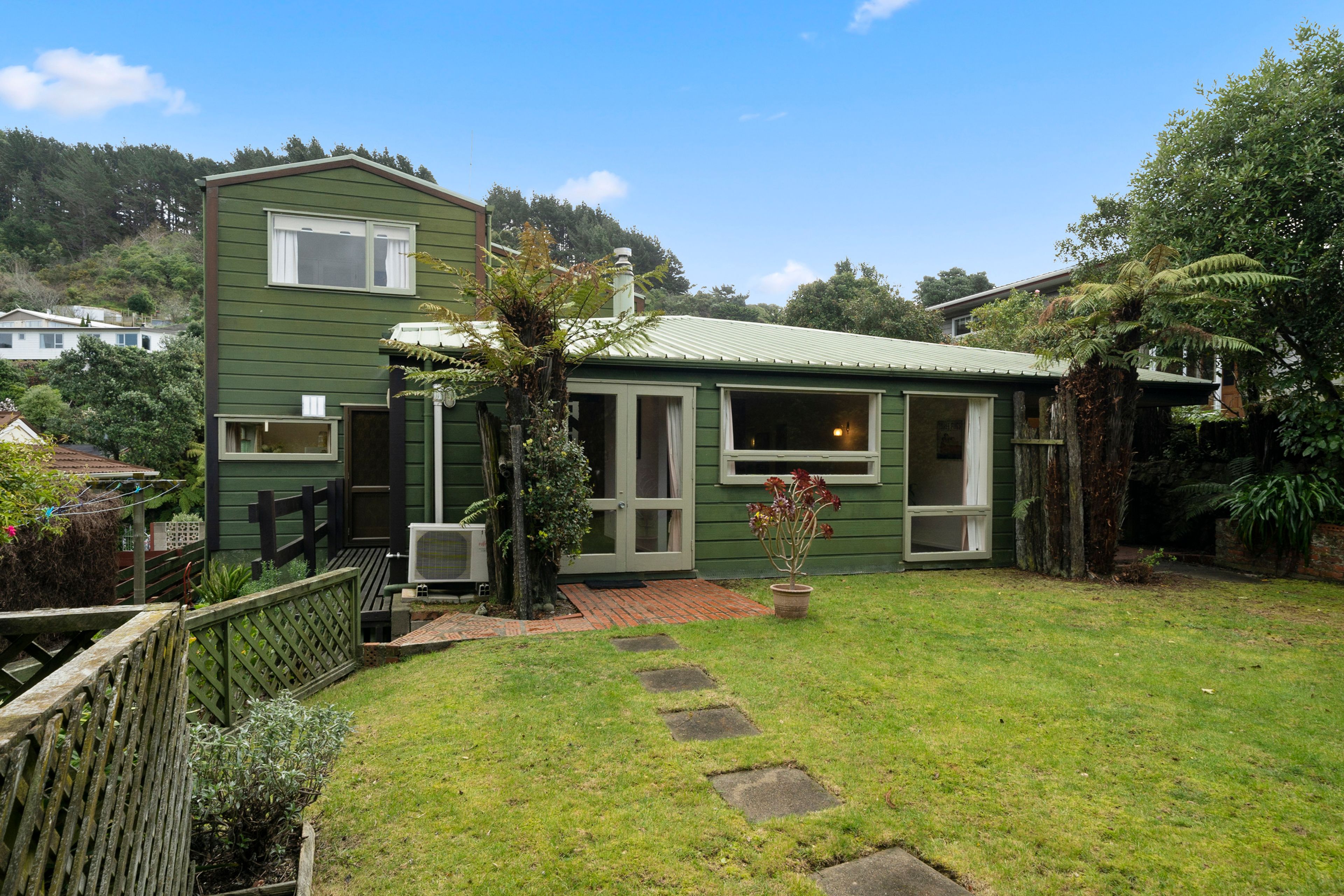 10 Turriff Crescent, Tawa, Wellington City, Wellington | Tall Poppy