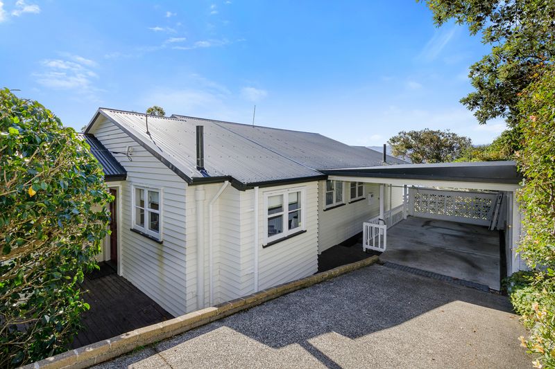 15 Lyons Crescent, Strathmore Park, Wellington City